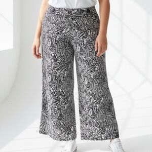 Robert Louis Black & White Leaf Print Wide Leg Ankle Cropped Pants | Size XL